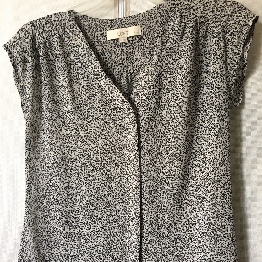 Sleeve less blouse
